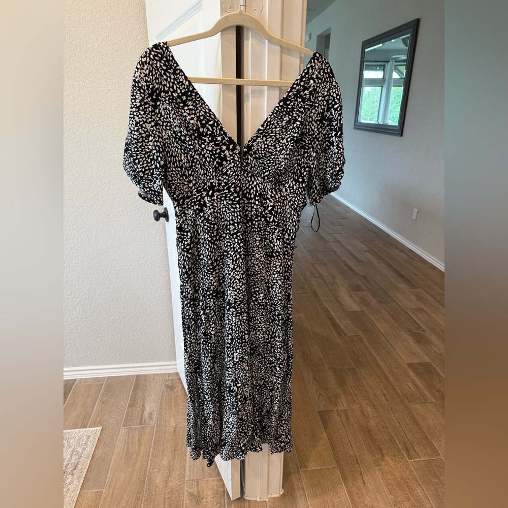 Elegant Black and White Patterned Dress